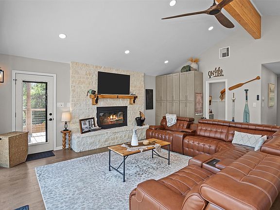 3rd image of 120 Cliff St