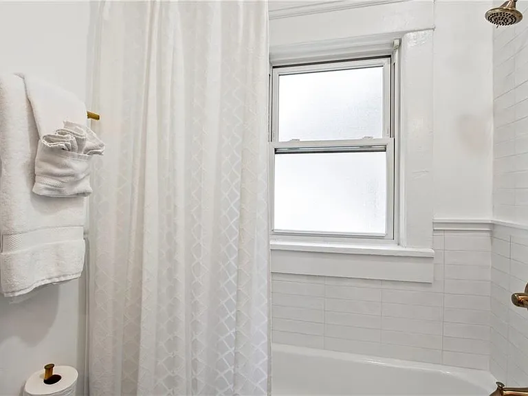 1187 Mansfield Ave NE #4 — Photo 15