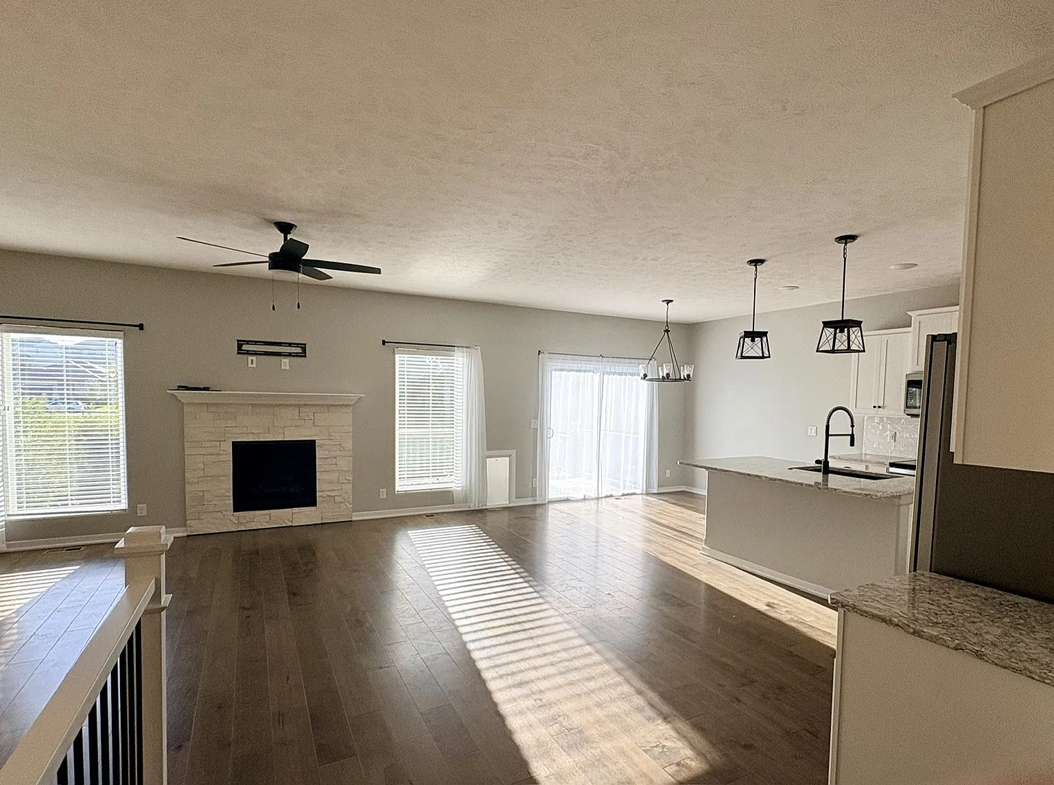 5 bed, 2683 sqft, $2,950 — Photo 3