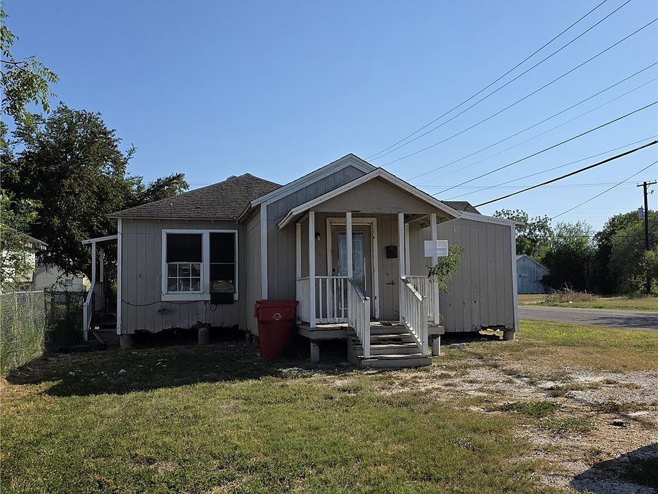 1st image of 328 W Avenue D