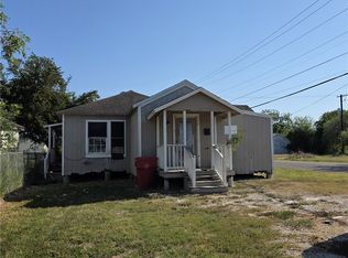 328 W Avenue D, Robstown, TX 78380