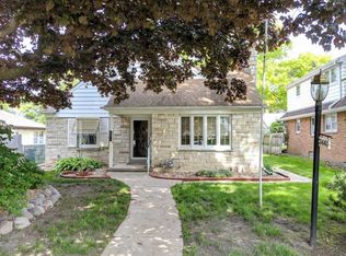 3440 S 44th St, Greenfield, WI 53219