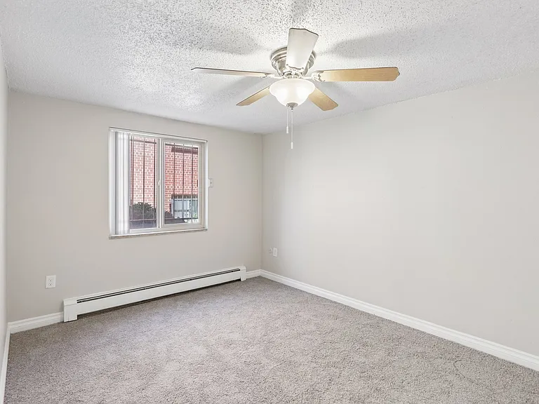 222 Logan — Photo 7
