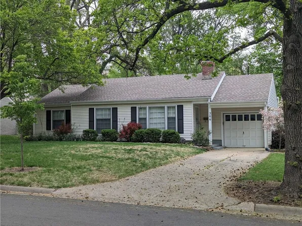 206 W Navajo Ln, Kansas City, MO 64114