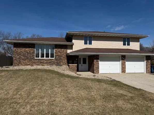 308 King Henry Dr, Schererville, IN 46375