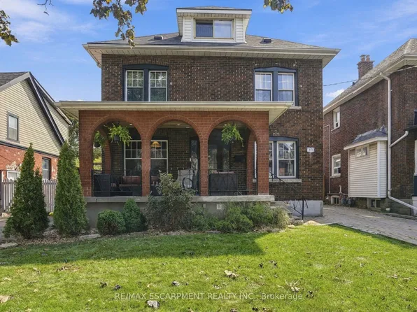 17 Tuxedo Ave S, Hamilton, ON L8K 2R7
