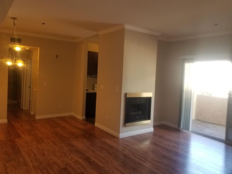 1st image of 156 S Oak Knoll Ave APT 204