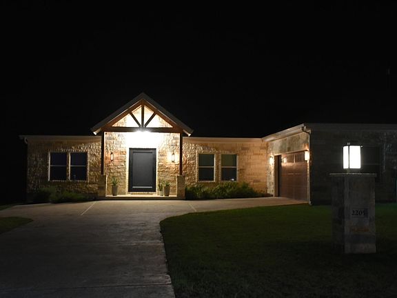 2nd image of 2205 Mountain Dew Road