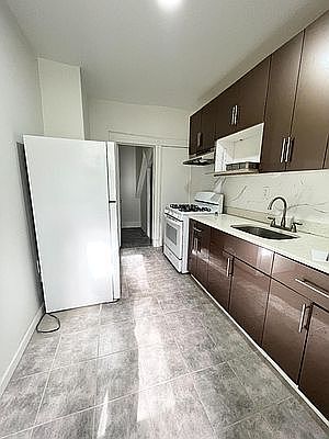 2nd image of 3-08 26th Ave #2