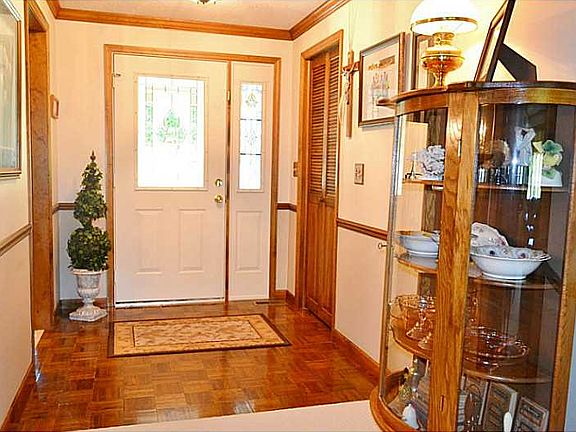 4th image of 138 Camelot Dr