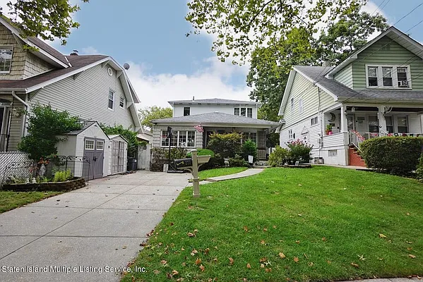 Sold by REMAX Elite | media 2