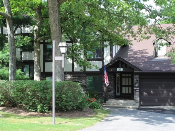 37 Willabay Dr #37B, Williams Bay, WI 53191