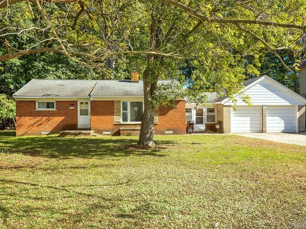 3894 Jennings Dr, Troy, MI 48083