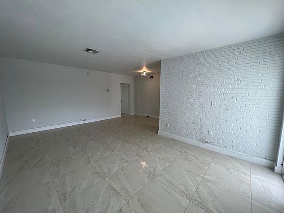 2nd image of 1940 Biarritz Dr Unit 14-1940-14