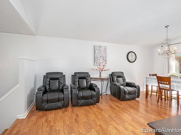 4th image of 983 Sagewood Ct
