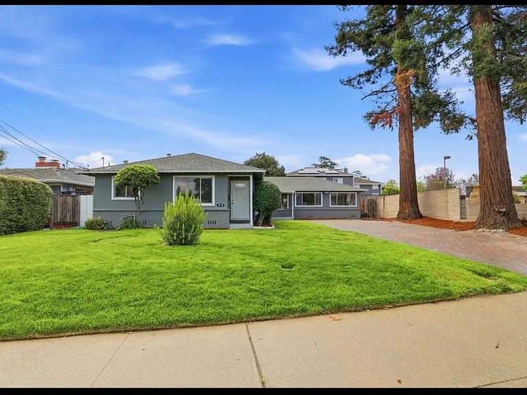 1070 Arroyo Seco Dr — Photo 17