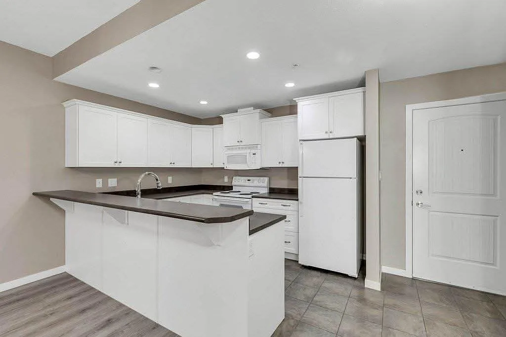 345 Mills Rd — Photo 4