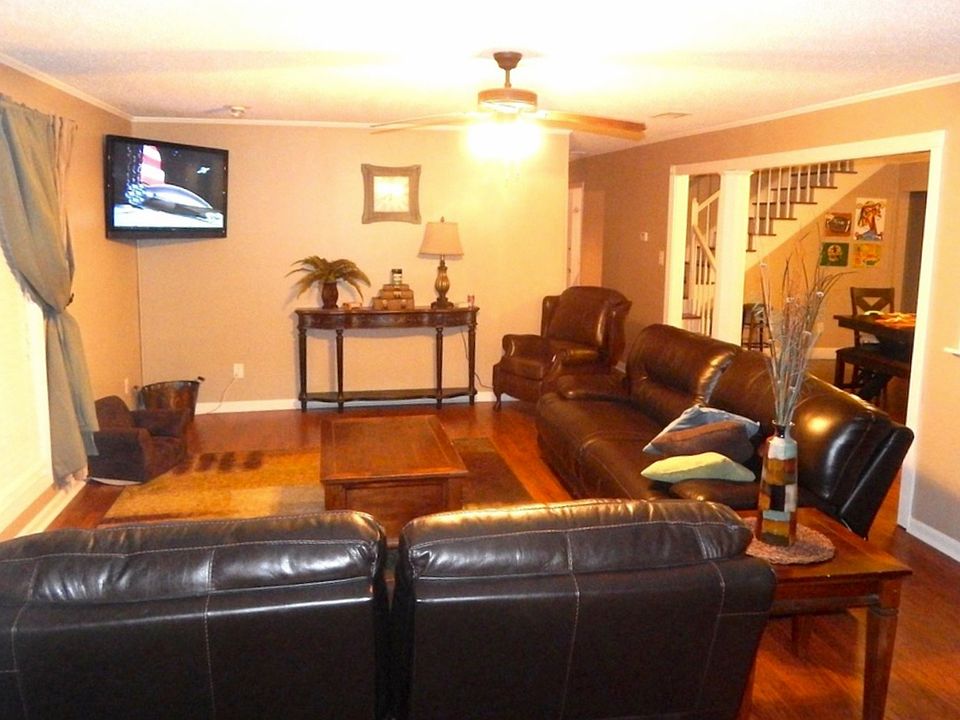 2nd image of 3001 Davis Road