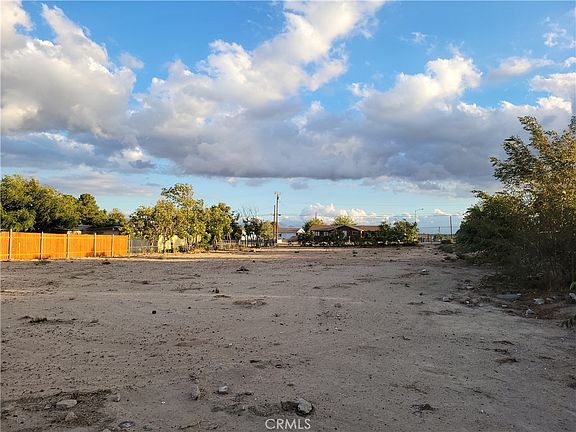 3rd image of 16138 Lorene Dr