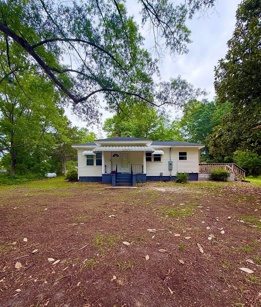 2 Bed 1 Bathroom on 1 Acre of Land — Photo 1