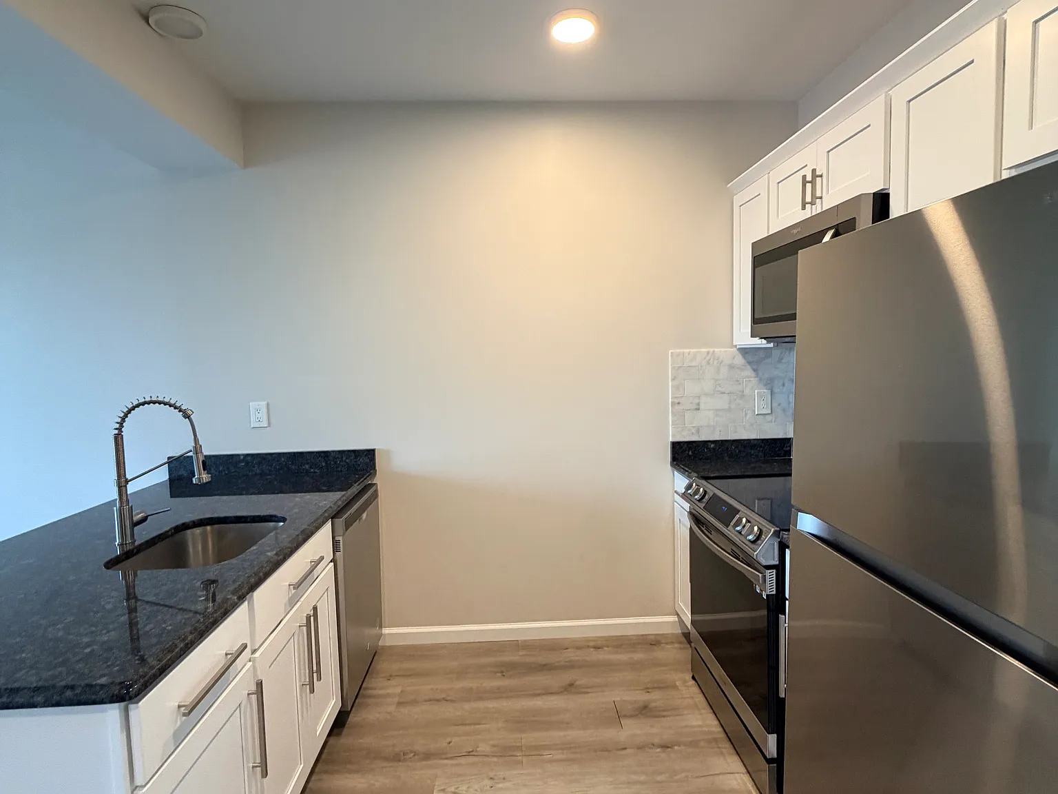 1 bed, $2,095 — Photo 4