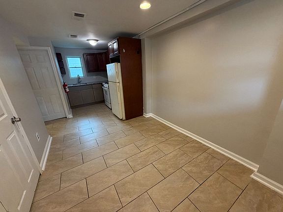 4th image of 12 Borden Ave