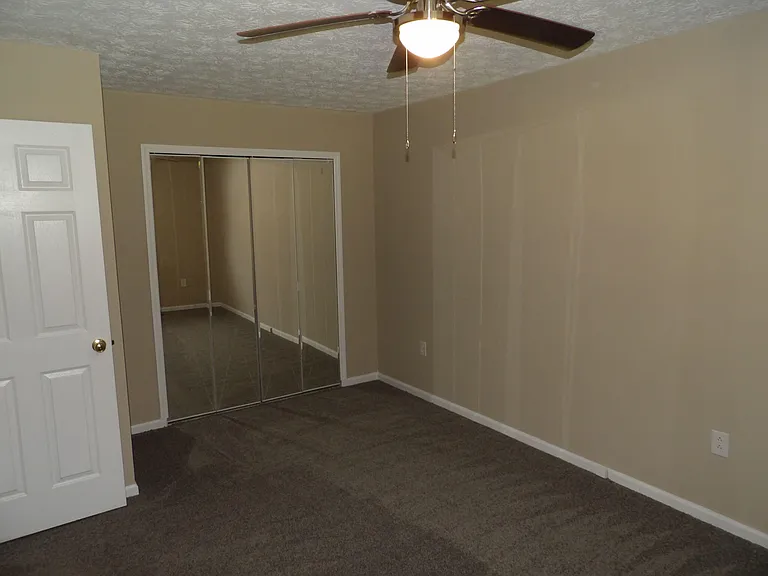 248 Meadowview Dr #2 — Photo 40