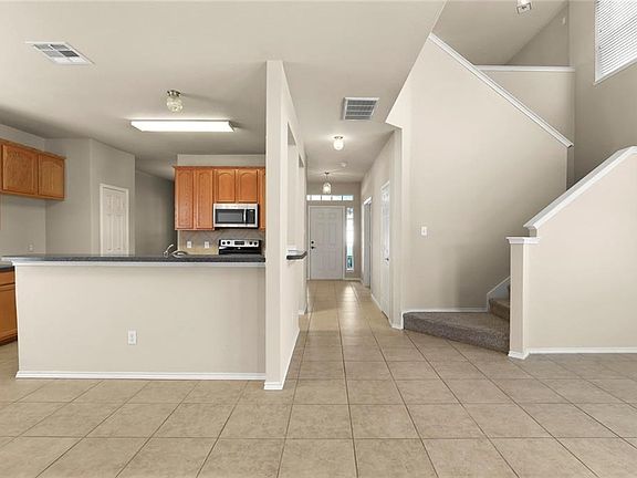 4th image of 1924 Murphy Ct