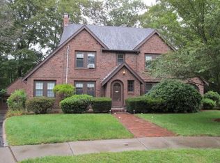 16 Bonaire Cir, Newton, MA 02468