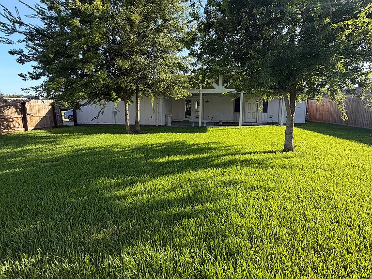 652 Birchwood Dr — Photo 13