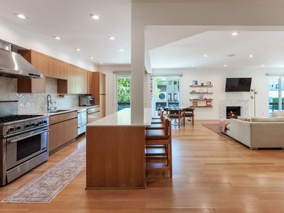 723 Westmount Dr APT 106, West Hollywood, CA, 90069
