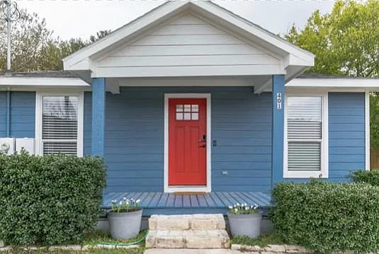 4 bed, 2.5 bath, 1722 sqft, $2,500 — Photo 2