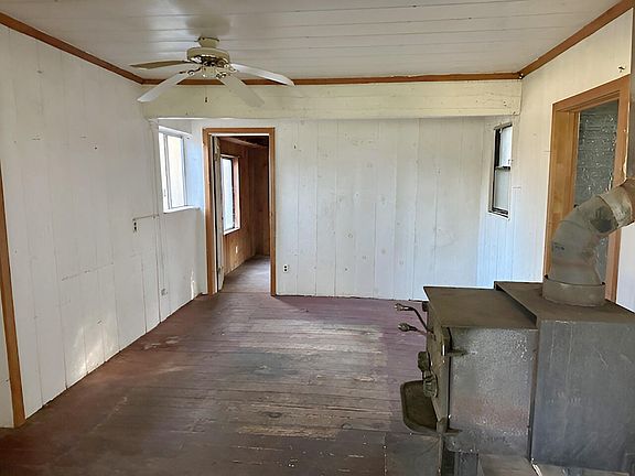 3rd image of 1489 Lower South Fork Rd