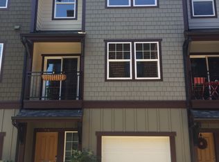 715 SE 33rd Pl, Portland, OR 97214
