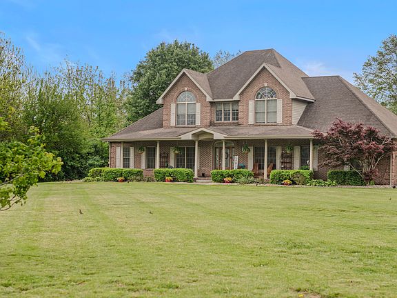 2nd image of 3839 Meadowbrook Dr