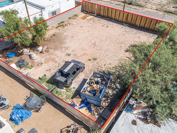 4th image of 928 S Bean Ave