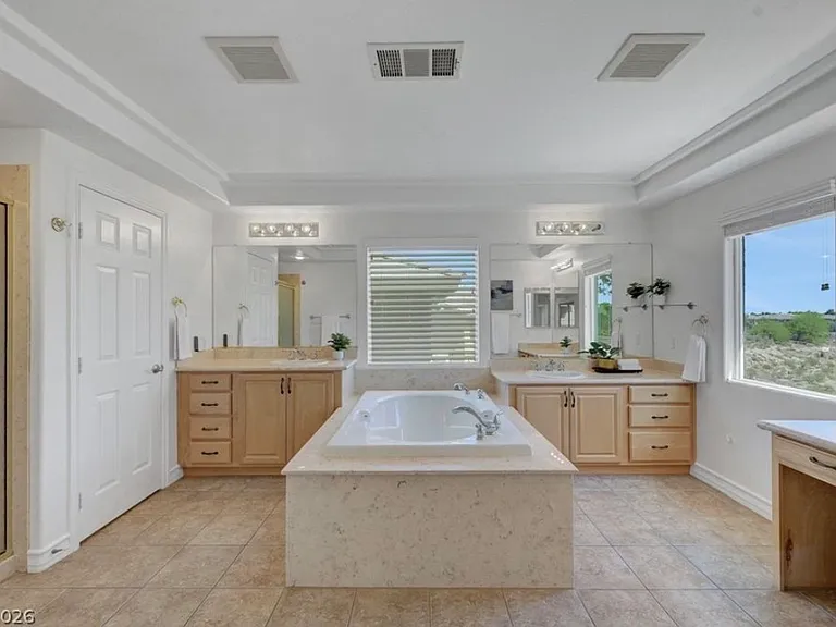 10757 Elk Lake Dr — Photo 16