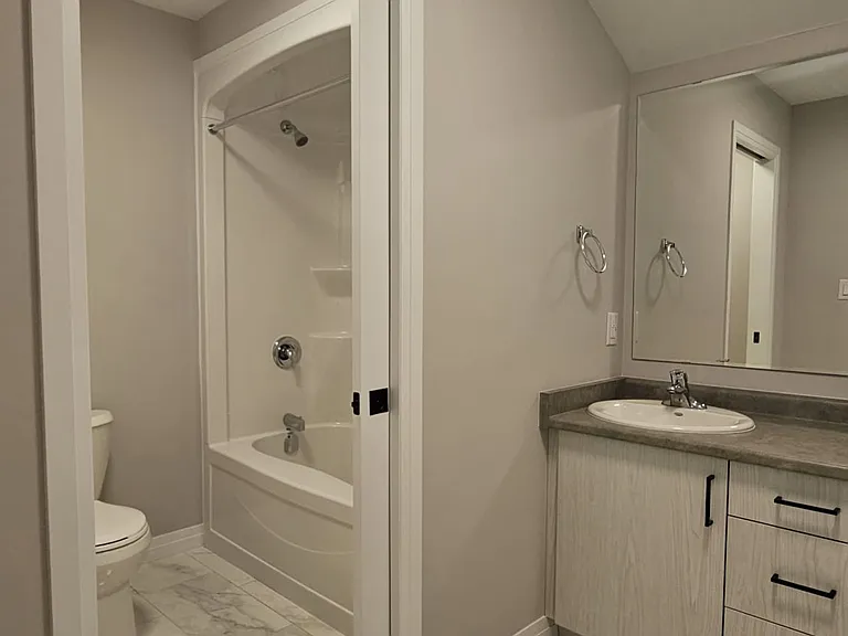 264 Blair Rd W #10 — Photo 4