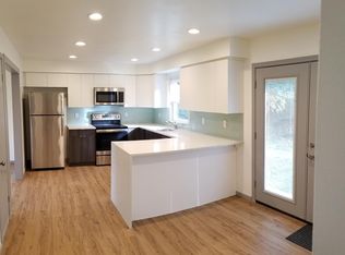 3209 NE 104th St, Seattle, WA 98125