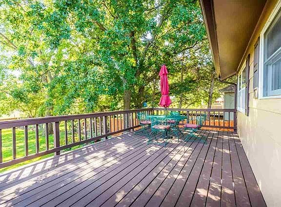 3rd image of 1834 Cedar Crest Dr