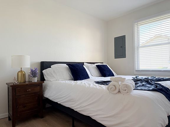 3rd image of 811 Mill St #811