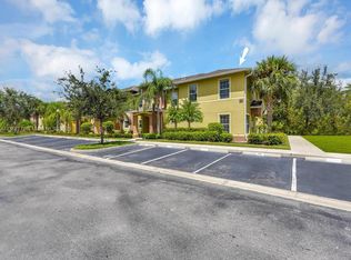 9084 Gervais Cir APT 609, Naples, FL 34120