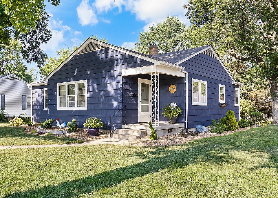 986 S English Ave
