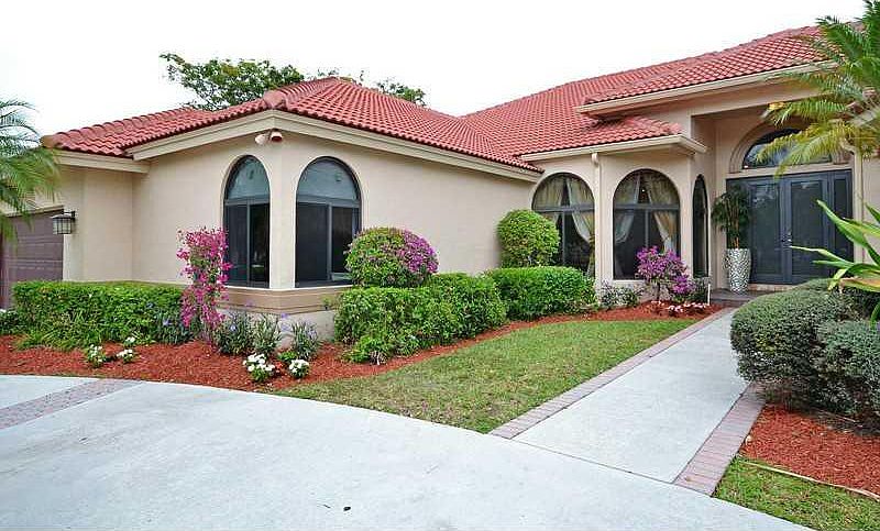 2nd image of 420 Alexandra Cir