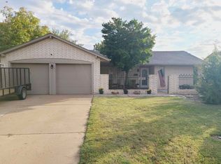 117 S Burdel Ln, Enid, OK 73703