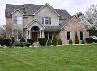 17846 W Pond Ridge Cir, Gurnee, IL 60031