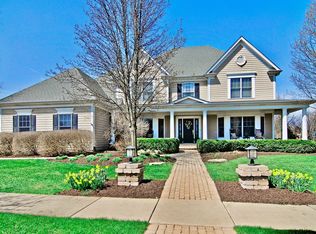 40W714 Fox Creek Dr, St Charles, IL 60175