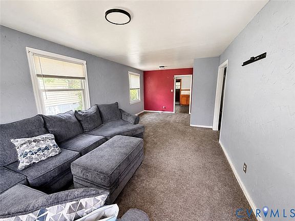 4th image of 133 N Linden Ave