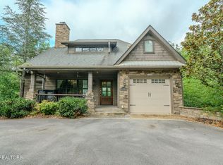 3009 Summit Trails Dr, Sevierville, TN 37862