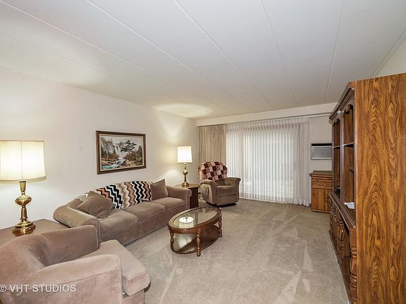 2nd image of 6559 N Northwest Hwy APT 1C